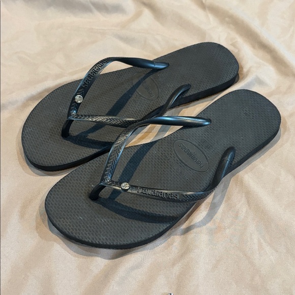 Havaianas Women's Classic Black Sandals - Picture 2 of 2